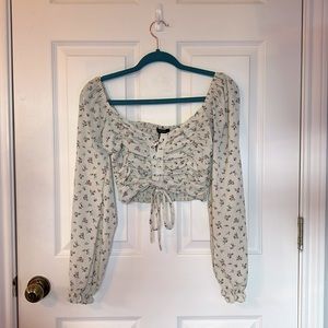 White floral long sleeve crop top